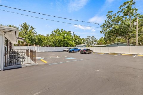 Propiedad comercial en alquiler en Clearwater, Florida, 173.73 m2 № 1866674 - foto 4