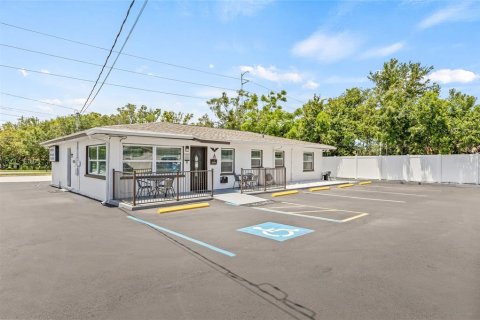 Propiedad comercial en alquiler en Clearwater, Florida, 173.73 m2 № 1866674 - foto 6