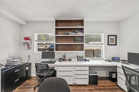 Propiedad comercial en alquiler en Clearwater, Florida, 173.73 m2 № 1866674 - foto 24