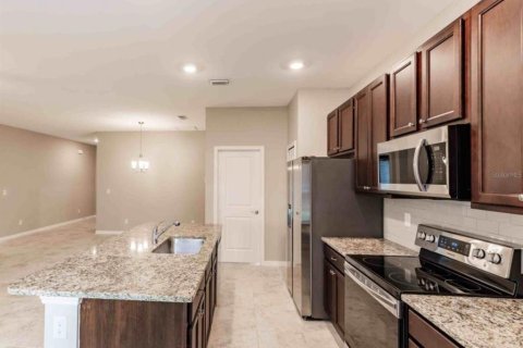 Casa en alquiler en North Port, Florida, 3 dormitorios, 158.68 m2 № 1908452 - foto 4