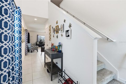 House in Davenport, Florida 4 bedrooms, 226.68 sq.m. № 2097450 - photo 6