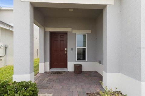 House in Davenport, Florida 4 bedrooms, 226.68 sq.m. № 2097450 - photo 4