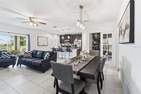 House in Davenport, Florida 4 bedrooms, 226.68 sq.m. № 2097450 - photo 16