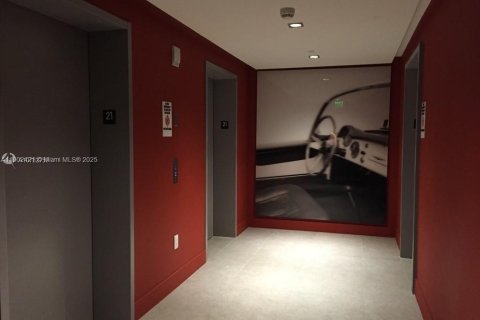 Condo in Miami, Florida, 1 bedroom  № 1953849 - photo 20