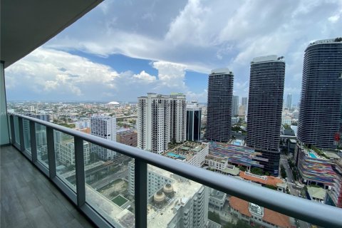 Condo in Miami, Florida, 1 bedroom  № 1953849 - photo 11