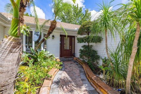 Villa ou maison à vendre à Belle Isle, Floride: 4 chambres, 261.33 m2 № 2348271 - photo 8