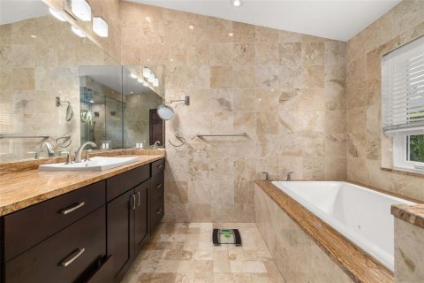 Villa ou maison à vendre à Belle Isle, Floride: 4 chambres, 261.33 m2 № 2348271 - photo 30