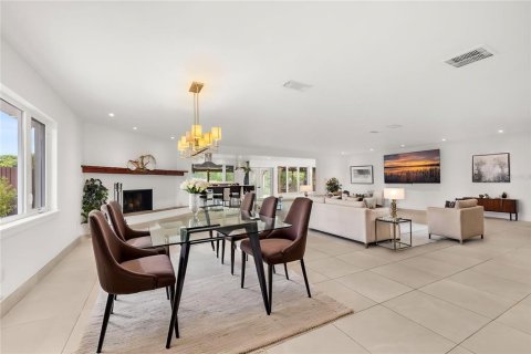 Villa ou maison à vendre à Belle Isle, Floride: 4 chambres, 261.33 m2 № 2348271 - photo 12
