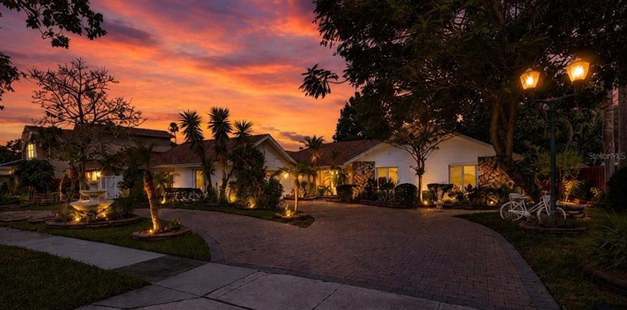 Villa ou maison à Belle Isle, Floride 4 chambres, 261.33 m2 № 2348271