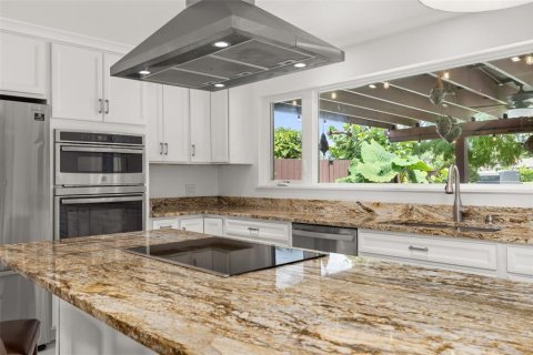Villa ou maison à vendre à Belle Isle, Floride: 4 chambres, 261.33 m2 № 2348271 - photo 19