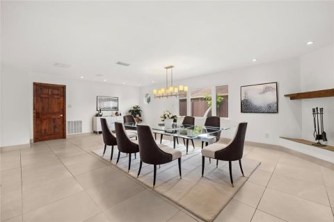Villa ou maison à vendre à Belle Isle, Floride: 4 chambres, 261.33 m2 № 2348271 - photo 14
