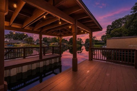 Villa ou maison à vendre à Belle Isle, Floride: 4 chambres, 261.33 m2 № 2348271 - photo 2