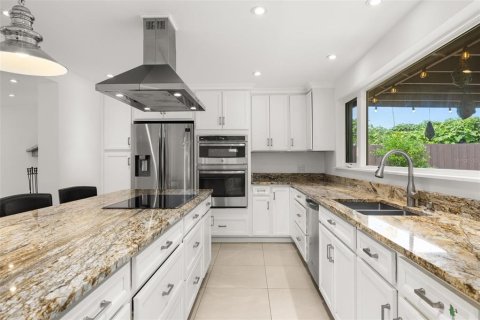 Villa ou maison à vendre à Belle Isle, Floride: 4 chambres, 261.33 m2 № 2348271 - photo 21
