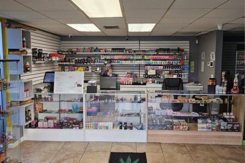 Propiedad comercial en venta en Plantation, Florida № 1978298 - foto 3