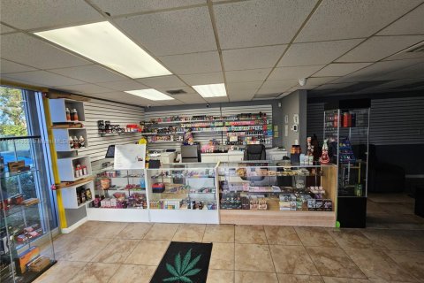 Propiedad comercial en venta en Plantation, Florida № 1978298 - foto 6