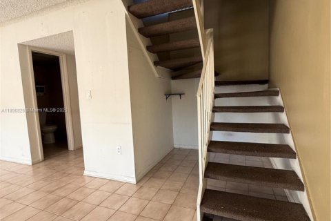 Condo in Miami, Florida, 2 bedrooms № 1944335 - photo 10