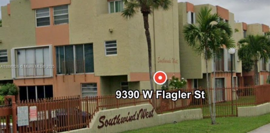 Condo in Miami, Florida, 2 bedrooms № 1944335