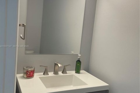 Снять в аренду таунхаус в Уэстон, Флорида 3 спальни, 136.47м2, № 1985994 - фото 11