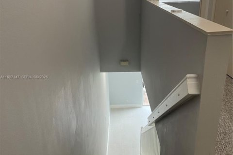 Снять в аренду таунхаус в Уэстон, Флорида 3 спальни, 136.47м2, № 1985994 - фото 22