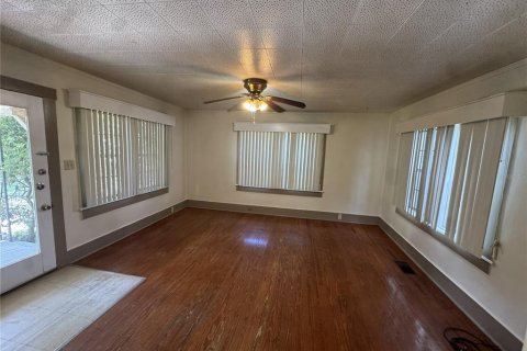 House in Gainesville, Florida 3 bedrooms, 164.81 sq.m. № 2209863 - photo 5