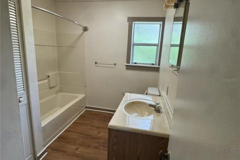 House in Gainesville, Florida 3 bedrooms, 164.81 sq.m. № 2209863 - photo 9