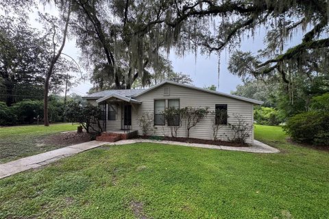 House in Gainesville, Florida 3 bedrooms, 164.81 sq.m. № 2209863