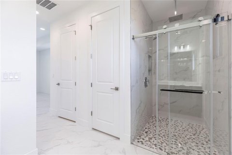 House in Cape Coral, Florida 4 bedrooms, 160.91 sq.m. № 1798693 - photo 23