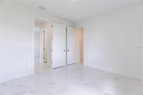 House in Cape Coral, Florida 4 bedrooms, 160.91 sq.m. № 1798693 - photo 30