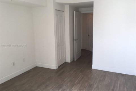 Снять в аренду кондоминиум в Холливуд, Флорида 1 спальня, 64.1м2, № 1991460 - фото 7