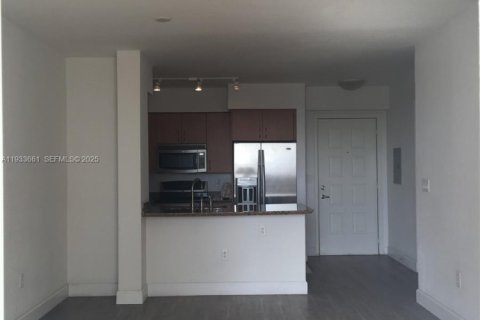 Снять в аренду кондоминиум в Холливуд, Флорида 1 спальня, 64.1м2, № 1991460 - фото 1