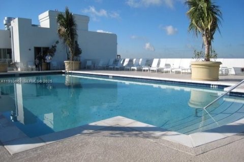 Снять в аренду кондоминиум в Холливуд, Флорида 1 спальня, 64.1м2, № 1991460 - фото 23