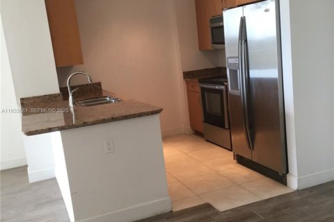 Снять в аренду кондоминиум в Холливуд, Флорида 1 спальня, 64.1м2, № 1991460 - фото 3