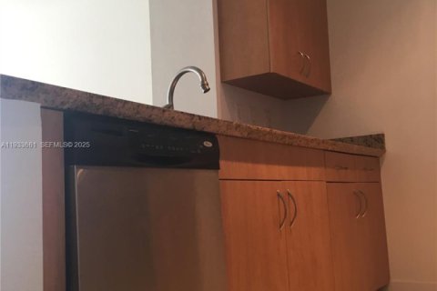 Снять в аренду кондоминиум в Холливуд, Флорида 1 спальня, 64.1м2, № 1991460 - фото 2