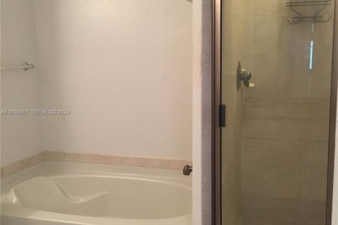 Снять в аренду кондоминиум в Холливуд, Флорида 1 спальня, 64.1м2, № 1991460 - фото 14