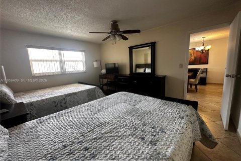 Condo in Hallandale Beach, Florida, 1 bedroom  № 2027549 - photo 19