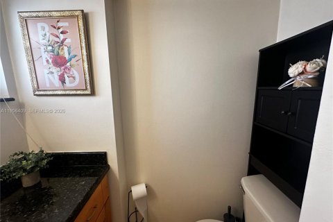 Condo in Hallandale Beach, Florida, 1 bedroom  № 2027549 - photo 27