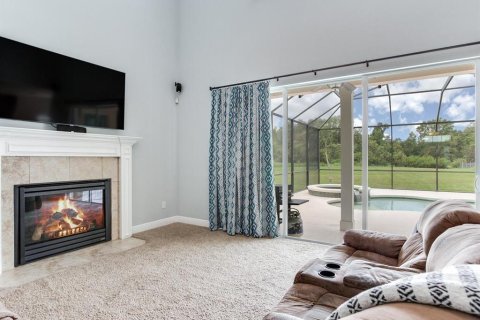 House in Plant City, Florida 5 bedrooms, 289.11 sq.m. № 1914263 - photo 11