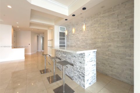 Copropriété à louer à Miami, Floride: 2 chambres, 163.79 m2 № 1962420 - photo 6