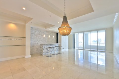 Copropriété à louer à Miami, Floride: 2 chambres, 163.79 m2 № 1962420 - photo 2
