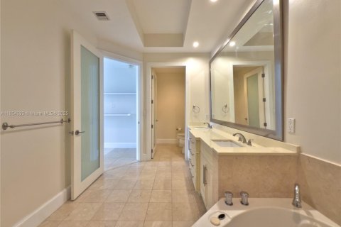 Copropriété à louer à Miami, Floride: 2 chambres, 163.79 m2 № 1962420 - photo 17
