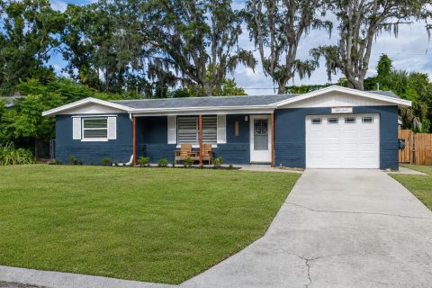 House in New Port Richey, Florida 3 bedrooms, 137.12 sq.m. № 2314217