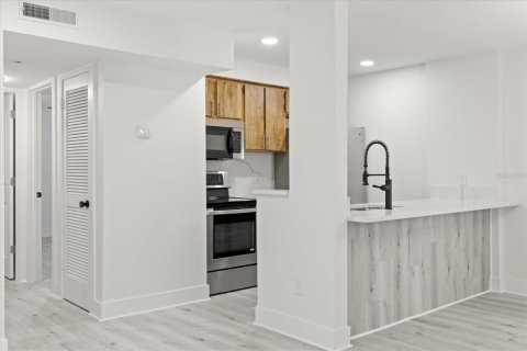 Copropriété à louer à Tampa, Floride: 2 chambres, 69.49 m2 № 1765505 - photo 14
