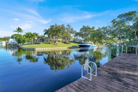 Villa ou maison à vendre à Palm Beach Gardens, Floride: 5 chambres, 257.71 m2 № 2077490 - photo 2