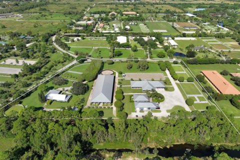 House in Loxahatchee Groves, Florida 6 bedrooms, 240.9 sq.m. № 945951 - photo 1