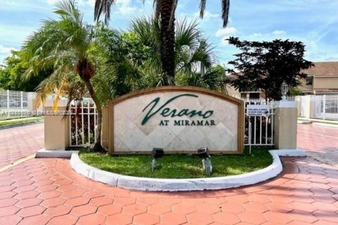 Condo à Miramar, Floride, 2 chambres  № 2049308