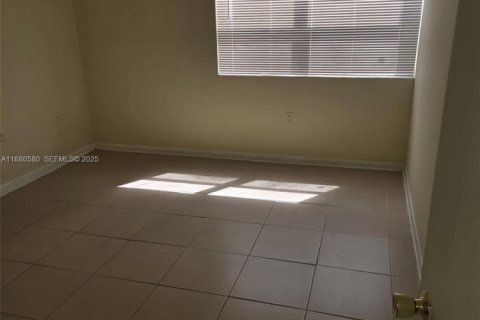 Copropriété à vendre à Miramar, Floride: 2 chambres, 100.71 m2 № 2049308 - photo 5