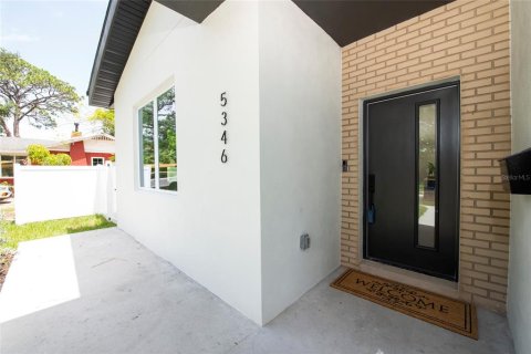 Villa ou maison à vendre à Saint Petersburg, Floride: 4 chambres, 183.48 m2 № 2231193 - photo 2