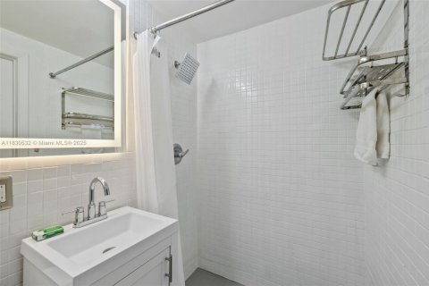 Copropriété à vendre à Miami Beach, Floride: 25.08 m2 № 1811826 - photo 12