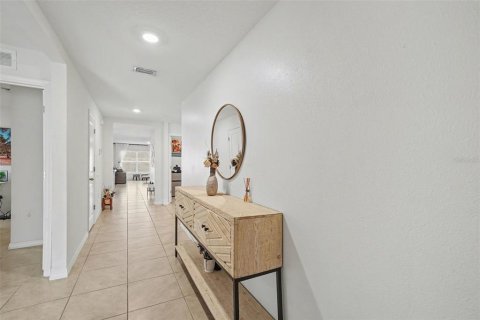 House in Zephyrhills, Florida 4 bedrooms, 171.5 sq.m. № 2156359 - photo 7