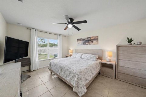 House in Zephyrhills, Florida 4 bedrooms, 171.5 sq.m. № 2156359 - photo 20